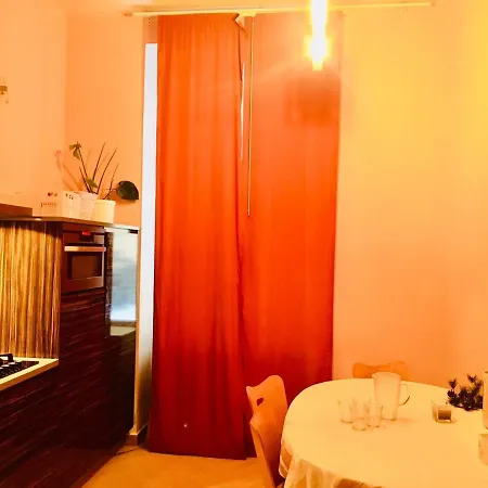 In 2 Square Apartmanhotel